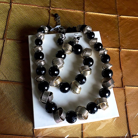 Black Bead & Metal Twist Full Matching Jewelry Set - Picture 1 of 8